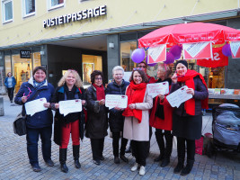 Infostand AsF-Regensburg Aktionstag Bessere Finanzierung von Frauenhäusern