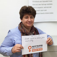 Micky Wenngatz, Vorsitzende der bayrischen SPD-Frauen beteiligt sich an der Aktion #Hilfetelefon